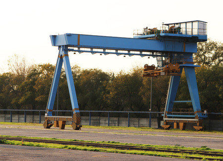 Blue Gantry Bridge Crane for Cargo and Construction 