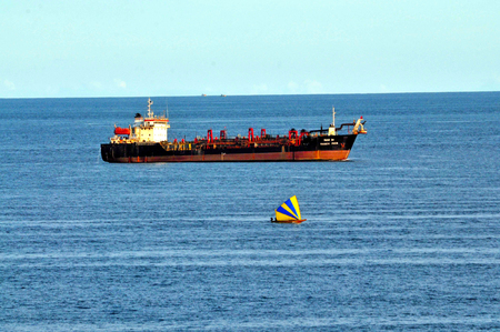 A Dredger is conmmencing its work in Visakhapatnam sea coast.のeditorial素材