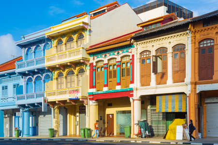 colorful houses with painted Windows and shutters in the historic Little India quarter in Singaporeのeditorial素材
