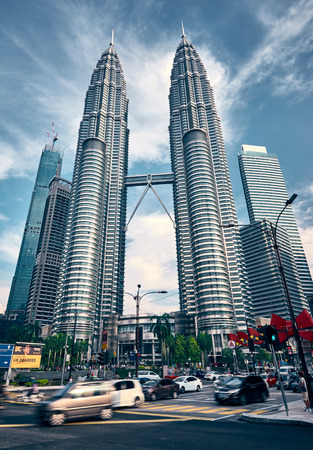 Kuala Lumpur, Malaysia - November 2017. Petronas Twin Towers, with cars traffic on foreground.のeditorial素材