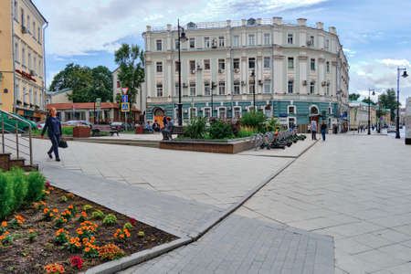Moscow, Russia - Jul 2020: General landscape view at tradition Moscow architecture. City life on the main streets of the city. The citizens go on their own business. Automobile traffic.のeditorial素材