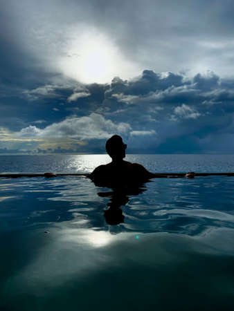 optical illusion of man in silhouette whether its his front shot or back shot