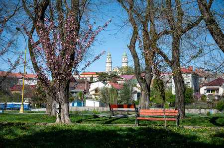 UZHHOROD, UKRAINE - APRIL 18, 2020: Streets and architecture of the old city of Uzhhorod in Ukraineのeditorial素材