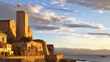 Sunrise in Antibesの写真素材