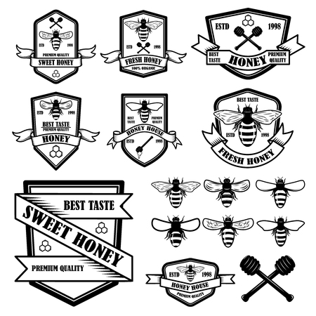 Set of vintage honey labels template. Bee icons. Design element for logo, label, emblem, sign, poster. Vector illustrationのイラスト素材
