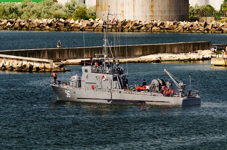 VARNA, BULGARIA - JUNE 02: Bulgarian NAVY minesweeper is ready to escort the US NAVY Ticonderoga-class guided missile cruiser - USS Anzio (CG-68) on June 02, 2011 in Varna, Bulgaria. のeditorial素材