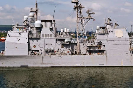 VARNA, BULGARIA - JUNE 02: USS Anzio (CG-68) sails away on June 02, 2011 in Varna, Bulgaria. The Ticonderoga-class guided missile cruiser of the US NAVY was on a short visit in Port of Varna. のeditorial素材