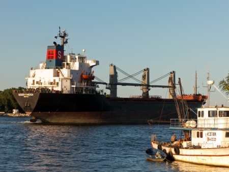 VARNA, BULGARIA - JULY 21: Bulk carrier SIDER FAIOCH, Flag: Italy, Year Built: 1986, sails into open sea on July 21, 2012 in Varna, Bulgaria. Ship`s next destination is Taman, Russia.のeditorial素材