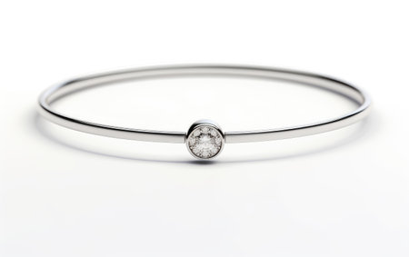 A Minimalist Silver Forehead Band with a Single Gemの素材