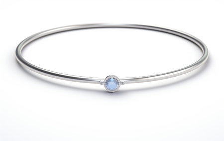 Elegant Minimalist Silver Forehead Band with a Single Gemの素材