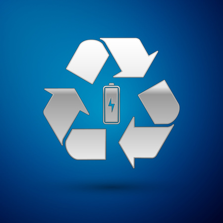 Silver Battery with recycle symbol line icon isolated on blue background. Battery with recycling symbol - renewable energy concept. Vector Illustrationのイラスト素材