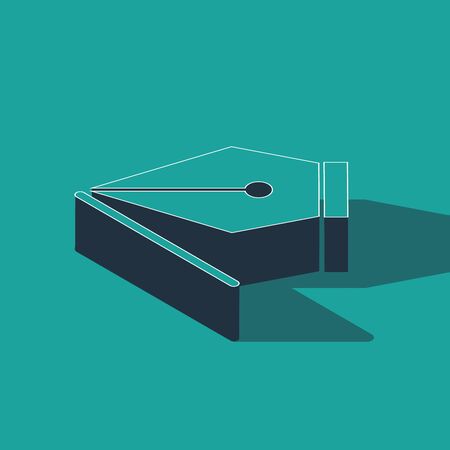 Isometric Fountain pen nib icon isolated on green background. Pen tool sign. Vector Illustrationのイラスト素材