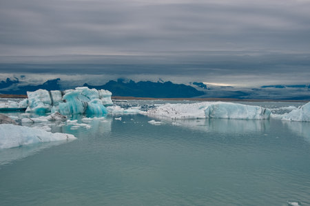 Floating icebergs of JÃ¶kulsÃ¡rlÃ³n, Iceland