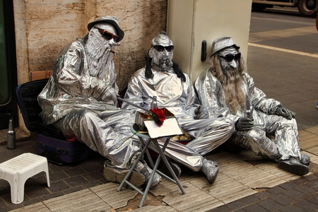 Street artists. Street artists performing in central Rome, Italyのeditorial素材