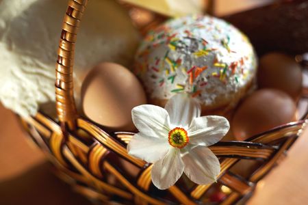 Food in a wooden basket