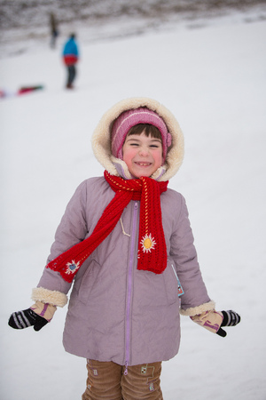 Ukraine, Kiev ski resort Protasov Yar January 25, 2015. The ski slope in the city center. Ski school for children. The instructor teaches a group of people in the winter to snow a mountain to ski.のeditorial素材