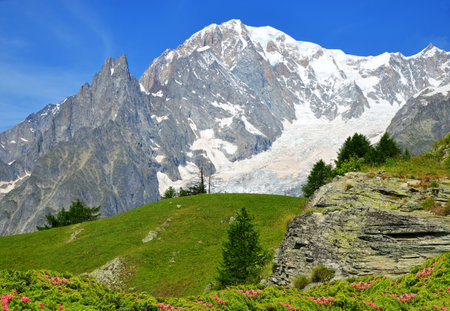 View on Mont Blanc (Monte Bianco) mountain range in sunny day. Aosta valley, Italy.の写真素材