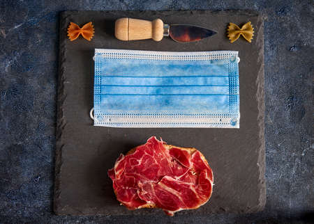 New way to have an aperitif at covid timeの写真素材