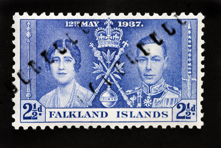 FALKLAND ISLANDS - CIRCA 1937 - First Day Cover commonwealth postage stamp marking coronation of King George 6thのeditorial素材
