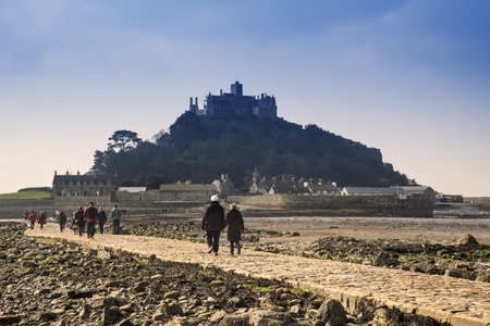 Landscape of Path revealed at low tide to St Michaelのeditorial素材