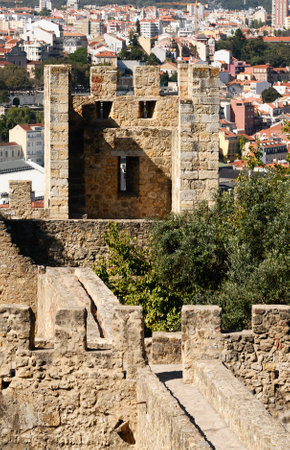Sao jorge medieval scastel in Lisbonne, Portugalのeditorial素材