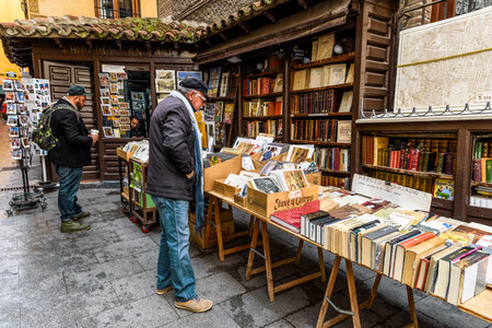 MADRID, SPAIN - MARCH 25, 2017:  Famous traditional book store in the old district of madrid, Spain, Europeのeditorial素材