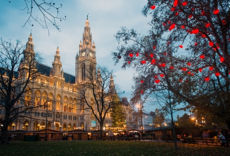 Christmas market with decoration near Vienna's City Hall (Rathaus), Austriaの写真素材