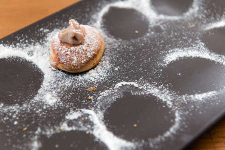 The last cookie on a tray