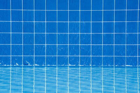 Swimming pool wall