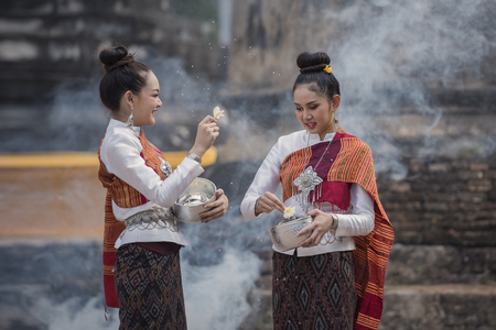 Thai,Laos festival Songkran, Water blessing ceremony of adults.のeditorial素材