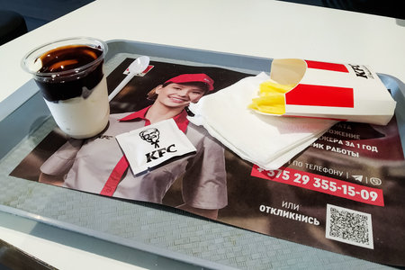 BELARUS, MINSK - SEPTEMBER 29, 2020: Food on a tray at KFCのeditorial素材