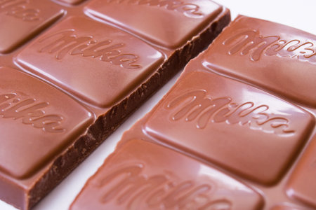 BELARUS, NOVOPOLOTSK - OKTOBER 30, 2020: Milka chocolate closeupのeditorial素材
