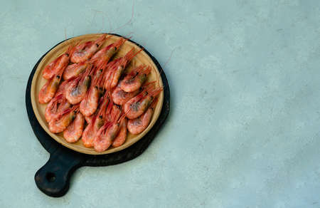The shrimps are on the white plate. high quality photoの写真素材