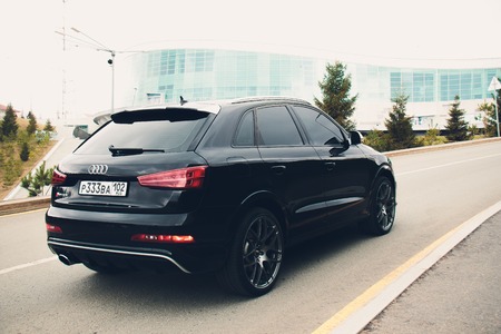 UFA, RUSSIA - MARCH 4, 2018: Sportsline Audi RS Q3 on the street.のeditorial素材