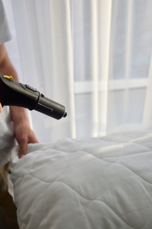 Using Steam Cleaning Techniques to Maintain Freshness and Hygiene for Your Pillowの写真素材