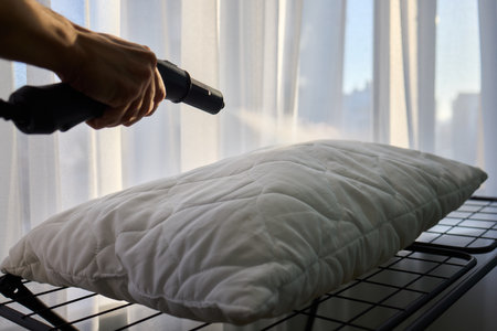 Using Steam Cleaning Techniques to Maintain Freshness and Hygiene for Your Pillowの写真素材