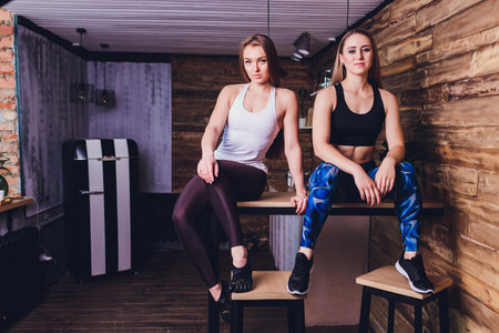 An Engaging Dynamic Home Workout Fitness Routine Set in Stylish Modern Elementsの写真素材