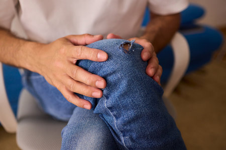 Effective Knee Pain Treatment and Rehabilitation Techniques for Optimal Recovery and Wellbeingの写真素材