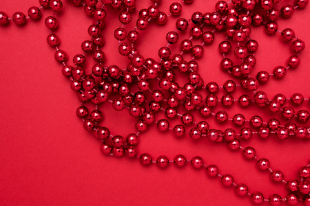 Red beads Christmas greeting cardの写真素材