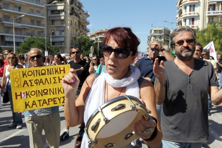 THESSALONIKI, GREECE - SEPT 26, 2012:  Greek protesters of of the General Confederation of Greek Workers demonstrate against yet more job cuts and tax hikes のeditorial素材