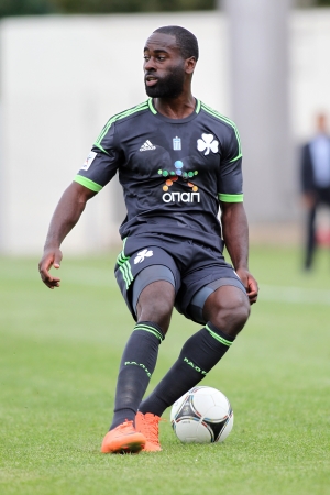 KOMOTINI,GREECE-SEPT 15, 2012: Quincy Owusu-Abeyie of Panathinaikos in action during the soccer match between Panthrakikos and Panathinaikos at Komotini stadium のeditorial素材