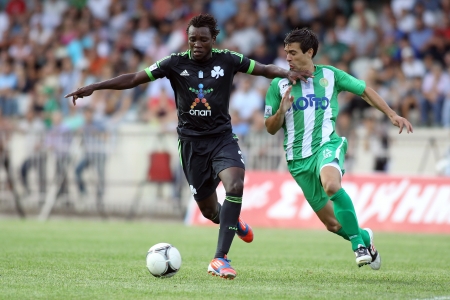 KOMOTINI,GREECE-SEPT 15, 2012: Juan Munafo of Panthrakikos (R)in action with Ibrahim Sissoko of Panathinaikos (L)during the soccer match between Panthrakikos and Panathinaikos at Komotini stadiumのeditorial素材