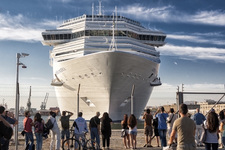 THESSALONIKI, SEPT 23 Cruise ship Costa Pacifica departs port,September 23, 2013 in Thessaloniki,Greece  Cruise ships operated by Costa Cruises carry millions of passengers every year around the worldのeditorial素材
