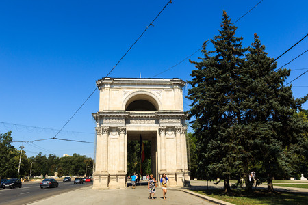 CHISINAU, MOLDOVA- AUGUST 21, 2014: Victory Arch in National Assembly Square, Chisinau, Moldova. The Triumphal arch was built in 1841 and restored in 1973.のeditorial素材