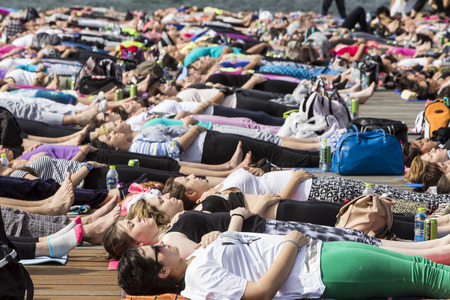 THESSALONIKI, GREECE - JUNE 21, 2015: Thessaloniki open yoga day. People gathered to perform yoga training during the day, outdoor activitiesのeditorial素材