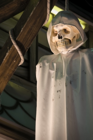 Hanging skull in a Luna Parkの写真素材