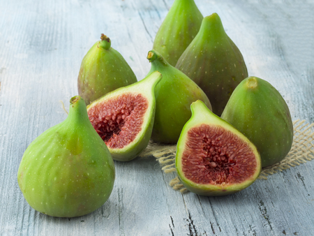 fresh figsの写真素材