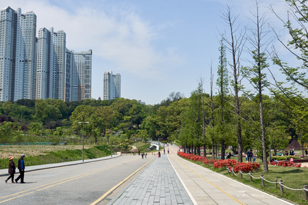 Gwangkyo, South Korea - April 29, 2018 : A view of the citizens of Gwangkyo enjoying the Gwangkyo Lake Park in South Korea.のeditorial素材