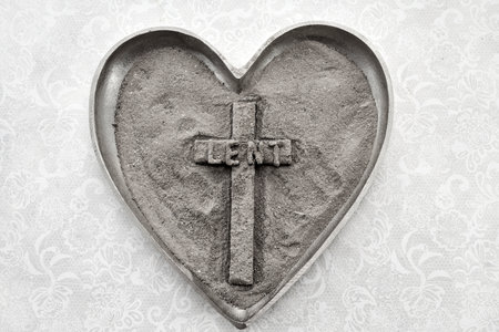 Heart and Cross in Sandの写真素材