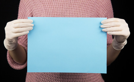 empty paper in handの写真素材